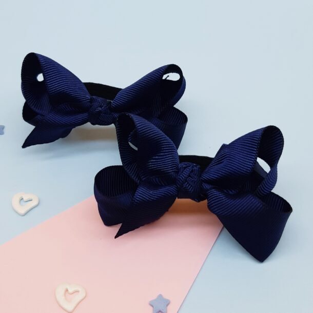 tamsiai mėlynos gumytės