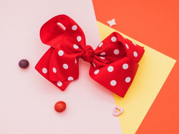 raudonas su burbuliukais segtukas