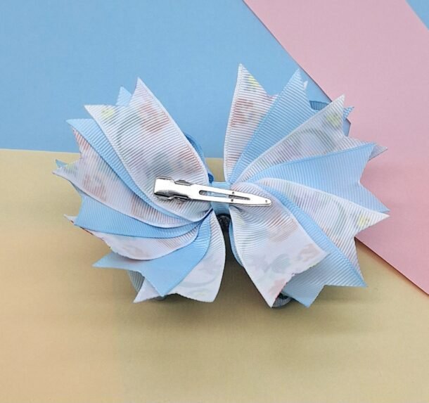 sviesiai melynas segtukas uzsegimas