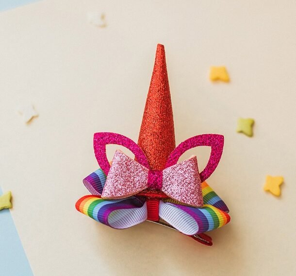 Raudonas vienaragio segtukas