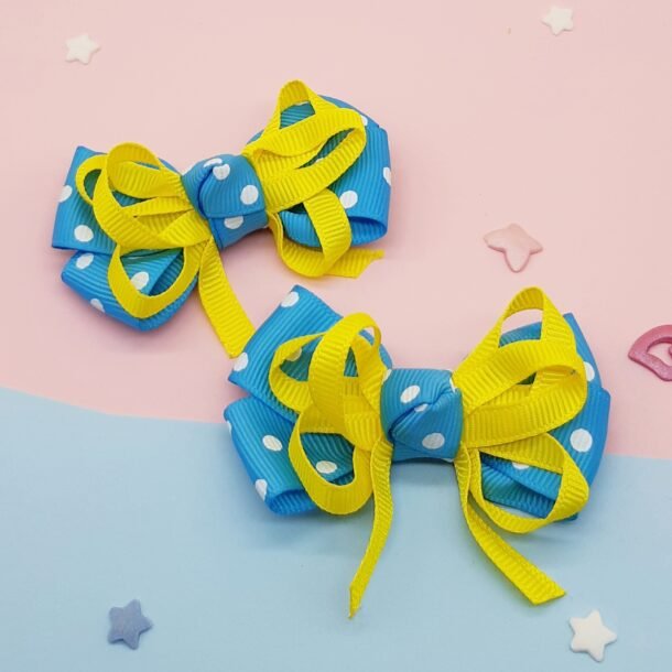 Šviesiai mėlyni kaspinėliai