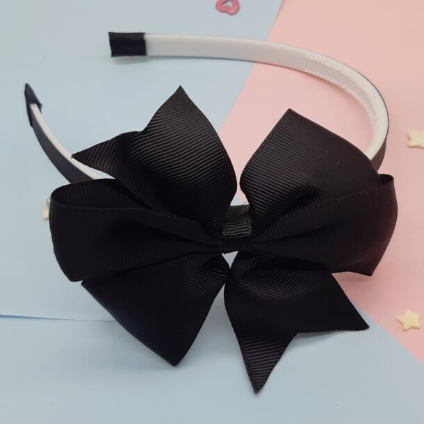 Juodas plaukų lankelis